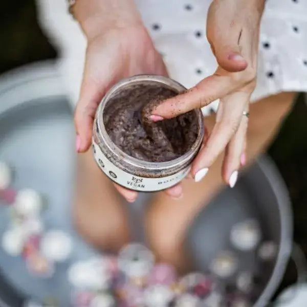 Vegansk body scrub med kaffegrums