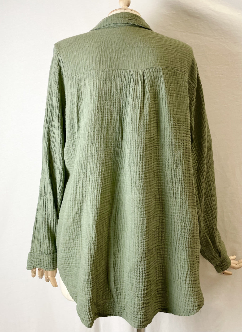 Mousselin bluse med guldbroderinger - Kaki