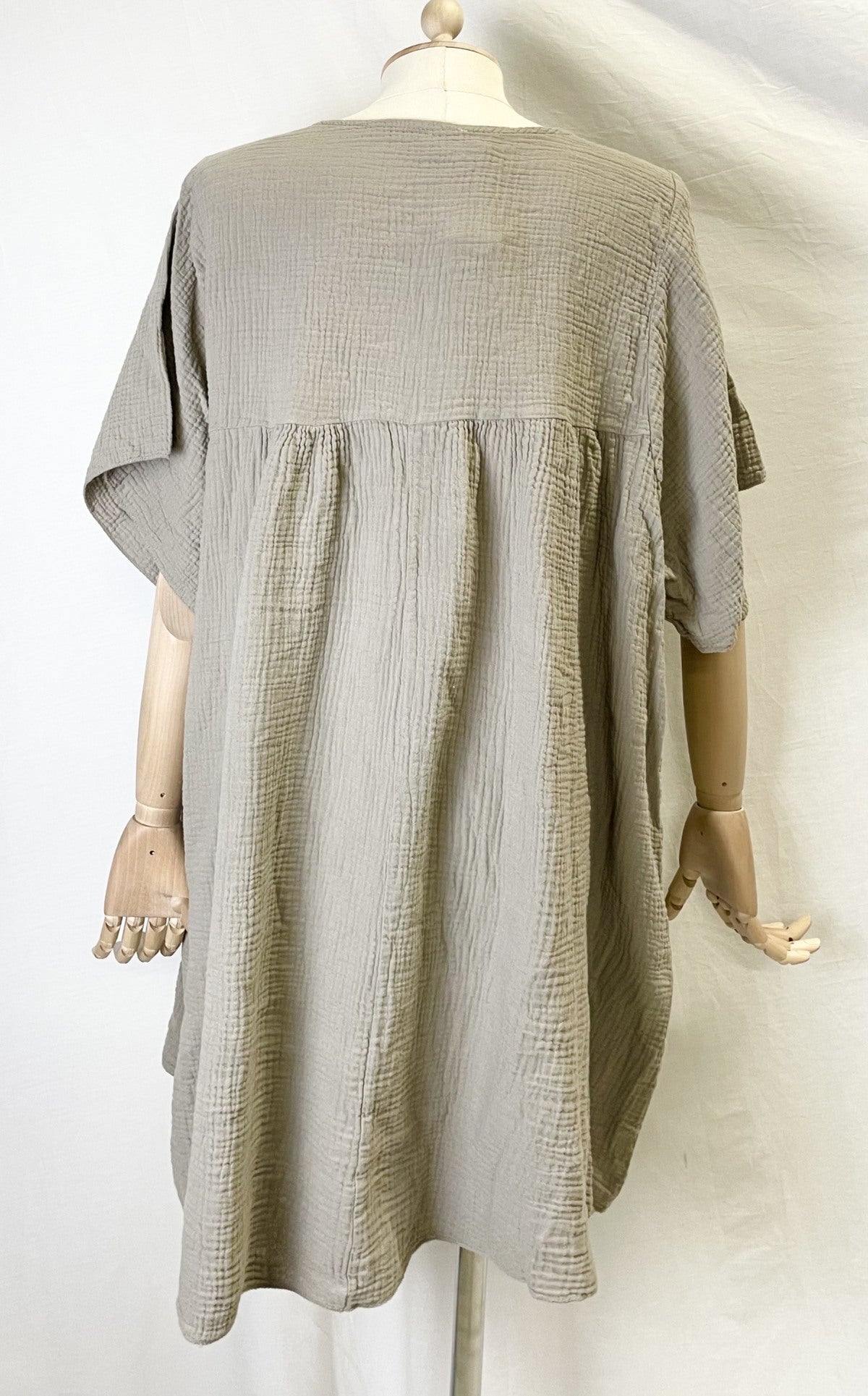 Kort mousselin kjole - Taupe