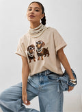 T-shirt - hunde med halskæder, beige