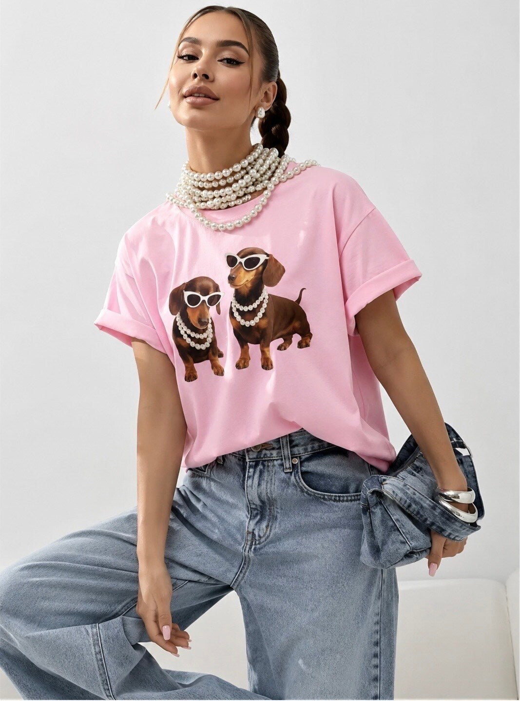 T-shirt - hunde med halskæder, rosa